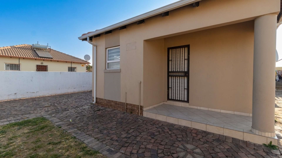 1 Bedroom Property for Sale in Crystal Park Gauteng
