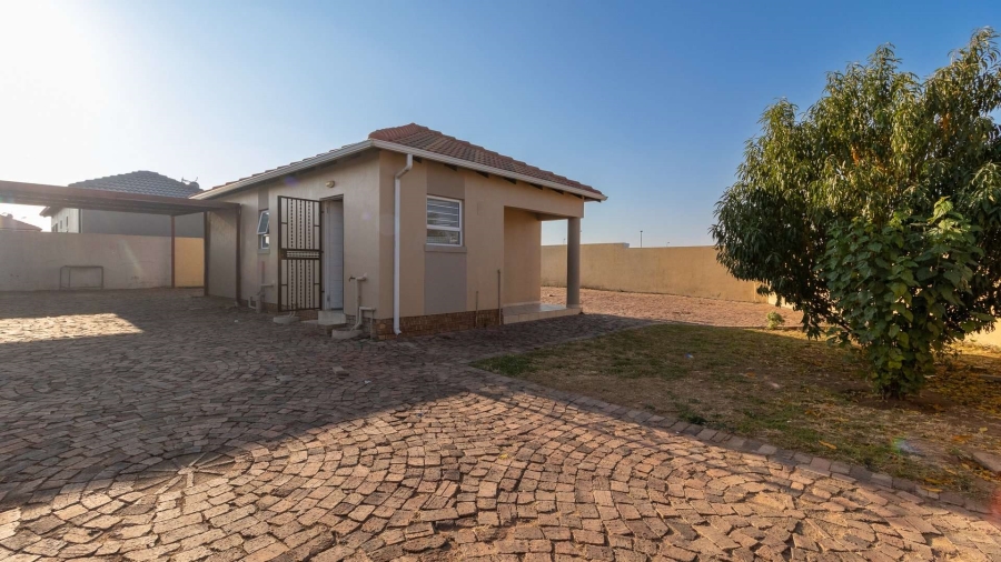 1 Bedroom Property for Sale in Crystal Park Gauteng