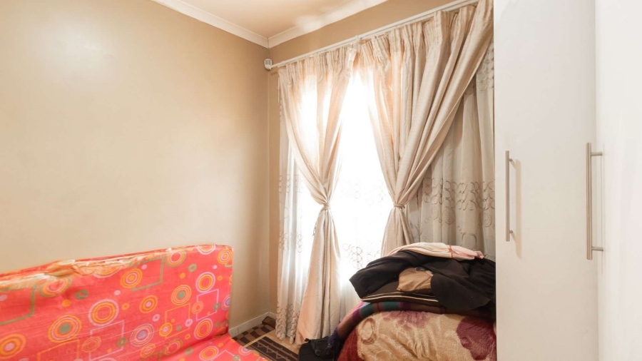 1 Bedroom Property for Sale in Crystal Park Gauteng