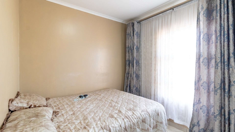1 Bedroom Property for Sale in Crystal Park Gauteng