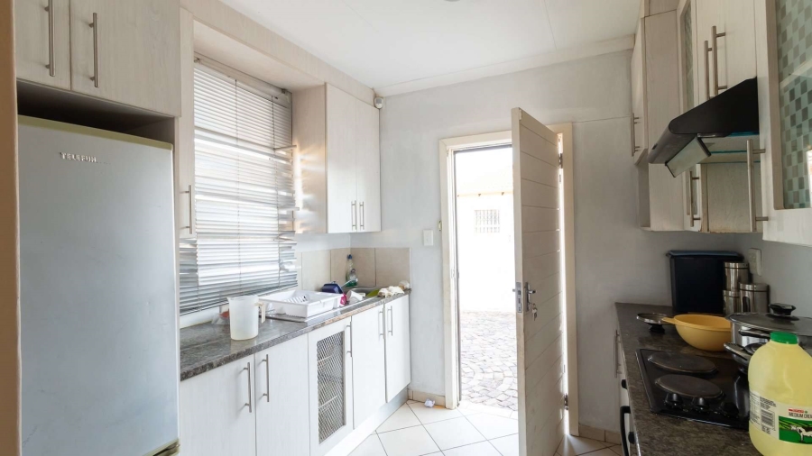 1 Bedroom Property for Sale in Crystal Park Gauteng