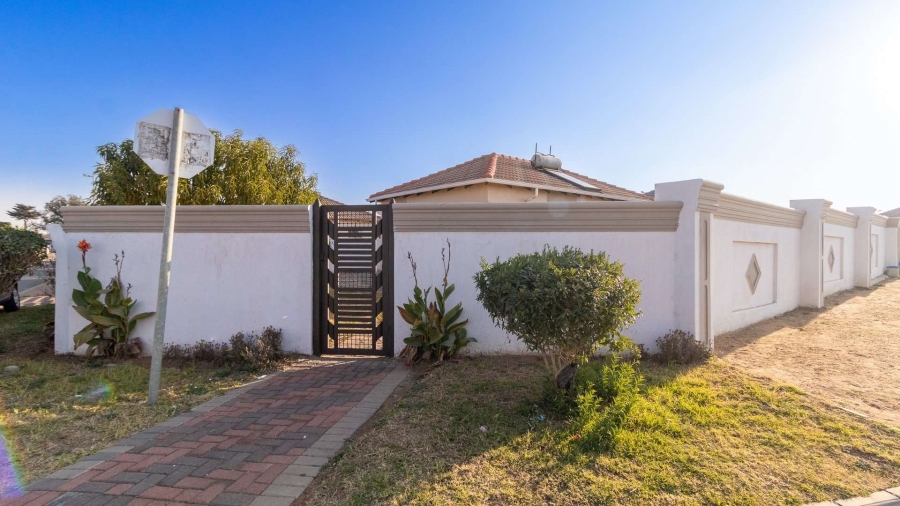 1 Bedroom Property for Sale in Crystal Park Gauteng