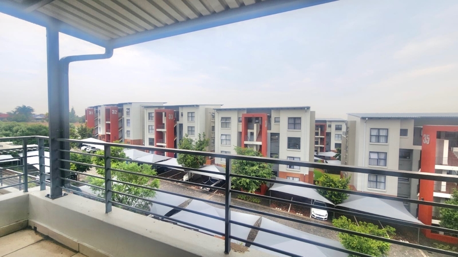 To Let 1 Bedroom Property for Rent in Helderfontein Estate Gauteng