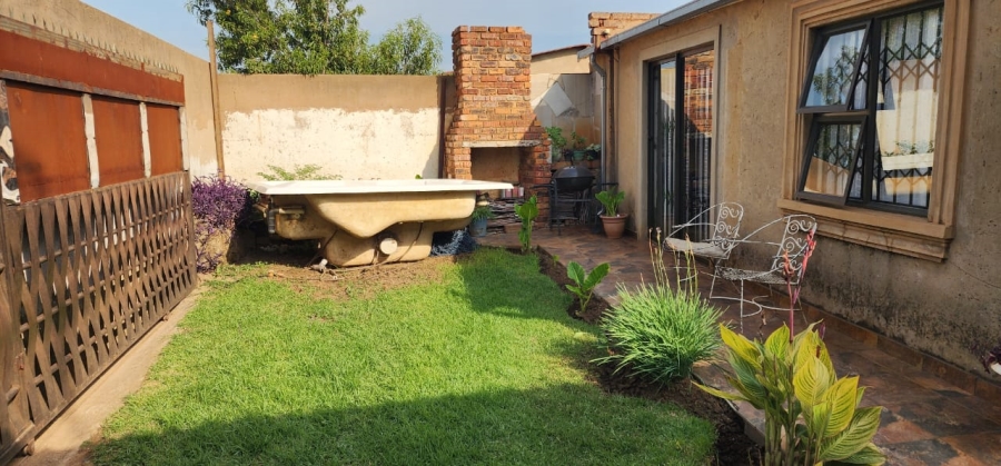 2 Bedroom Property for Sale in Palm Ridge Gauteng