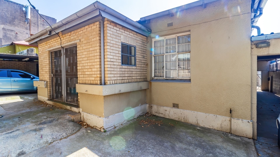 5 Bedroom Property for Sale in Malvern Gauteng