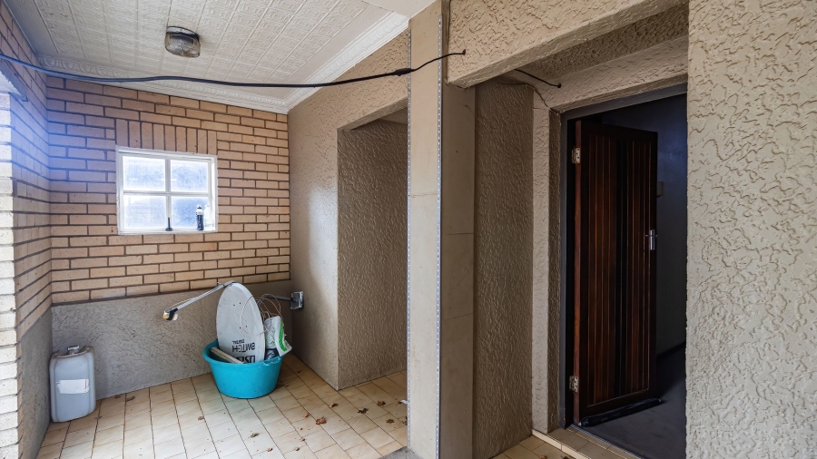 5 Bedroom Property for Sale in Malvern Gauteng