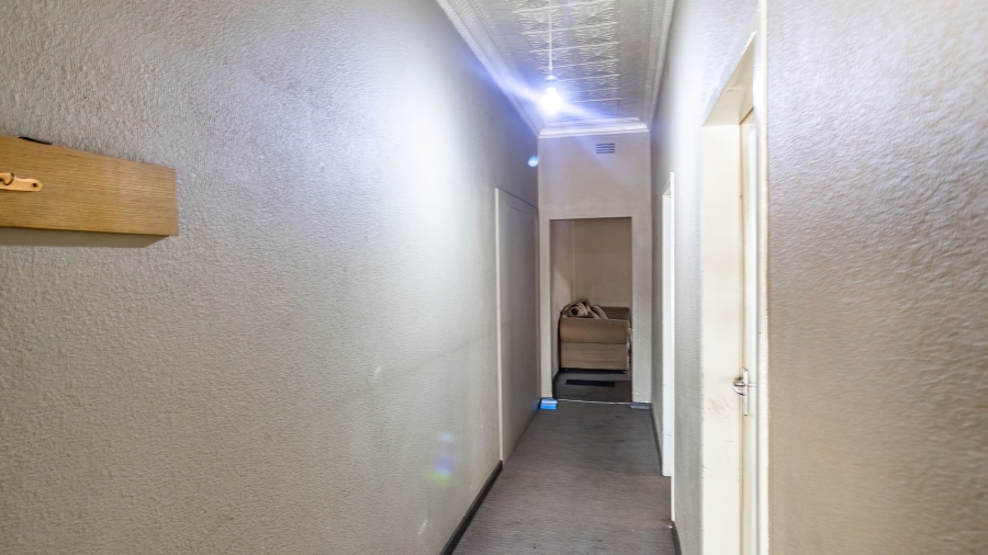 5 Bedroom Property for Sale in Malvern Gauteng