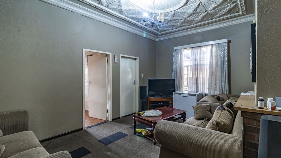 5 Bedroom Property for Sale in Malvern Gauteng