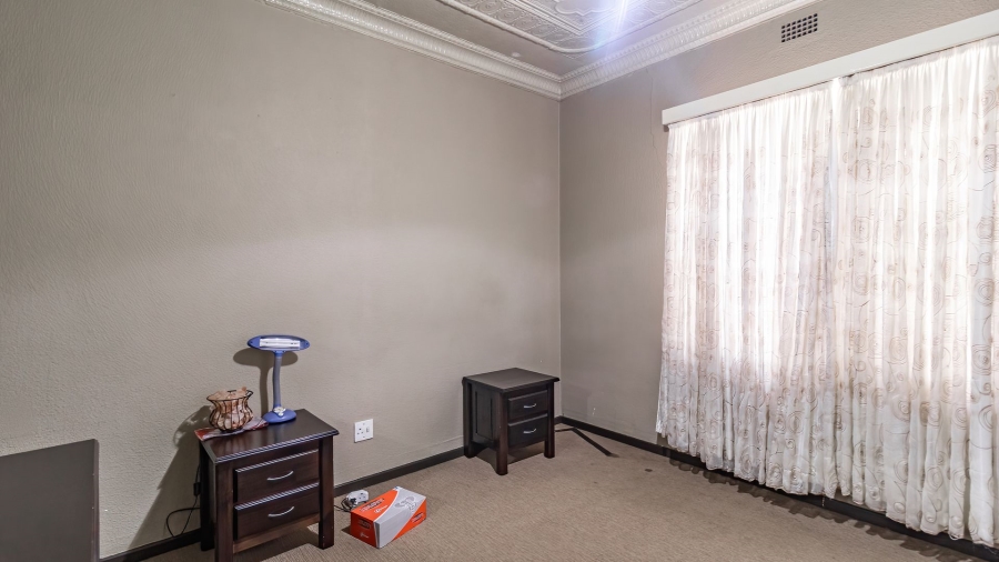 5 Bedroom Property for Sale in Malvern Gauteng