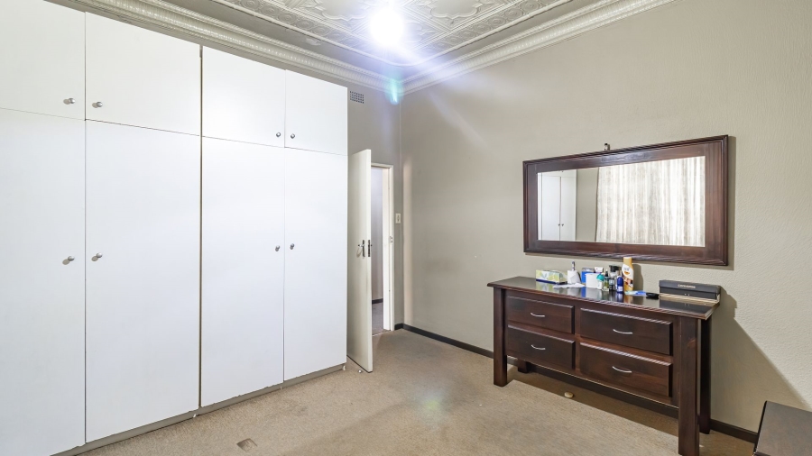 5 Bedroom Property for Sale in Malvern Gauteng