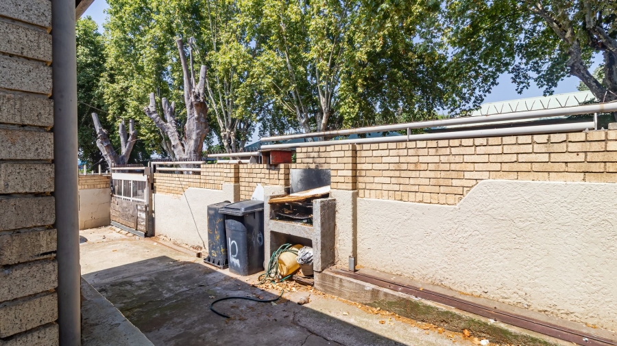 5 Bedroom Property for Sale in Malvern Gauteng