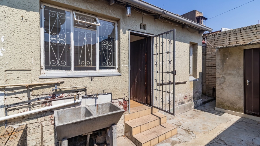 5 Bedroom Property for Sale in Malvern Gauteng