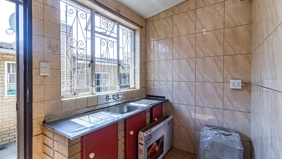 5 Bedroom Property for Sale in Malvern Gauteng