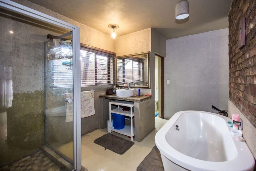 To Let 4 Bedroom Property for Rent in Lynnwood Glen Gauteng