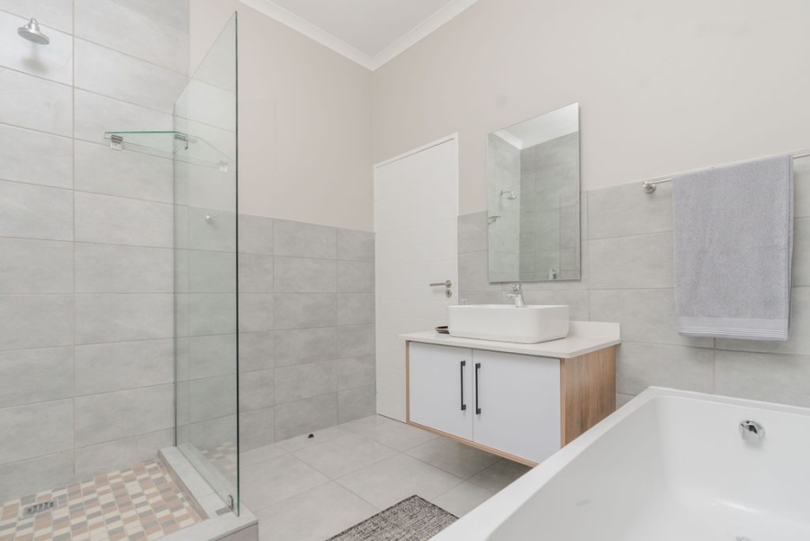 3 Bedroom Property for Sale in Boardwalk Villas Gauteng