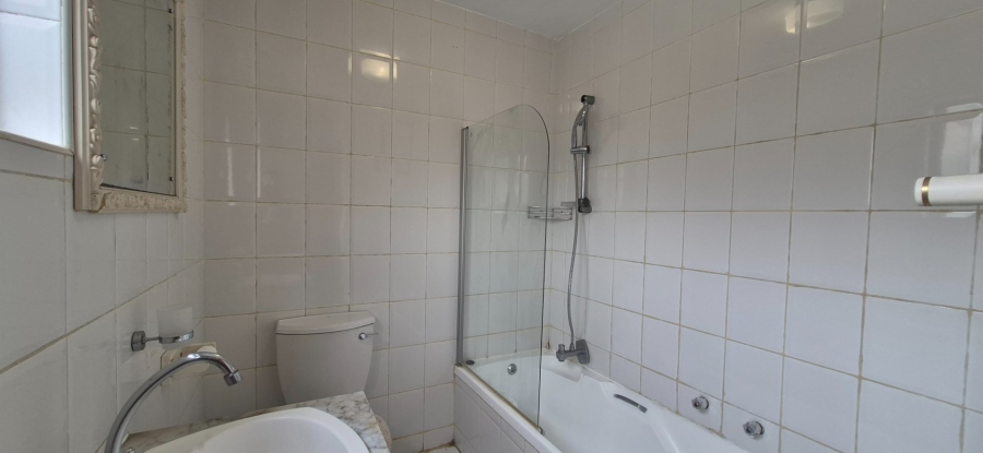 To Let 2 Bedroom Property for Rent in Morningside Gauteng