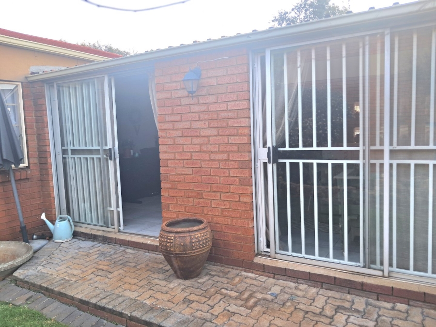 2 Bedroom Property for Sale in Witfield Gauteng