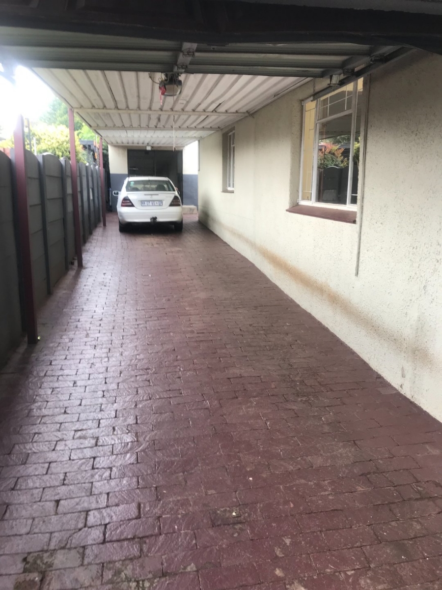 To Let  Bedroom Property for Rent in Sophiatown Gauteng