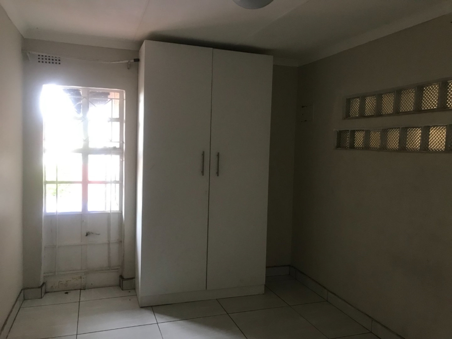 To Let  Bedroom Property for Rent in Sophiatown Gauteng