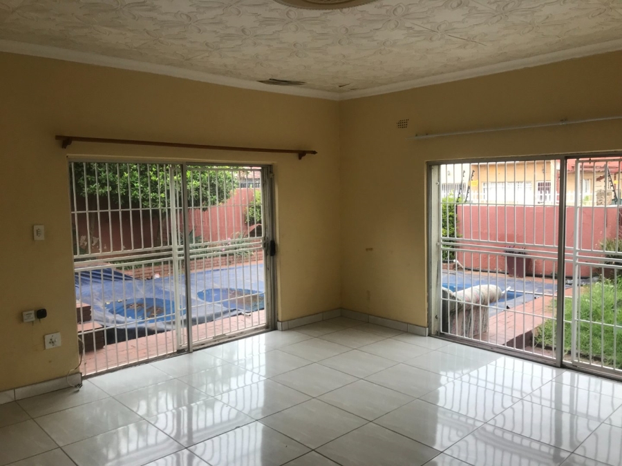 To Let  Bedroom Property for Rent in Sophiatown Gauteng