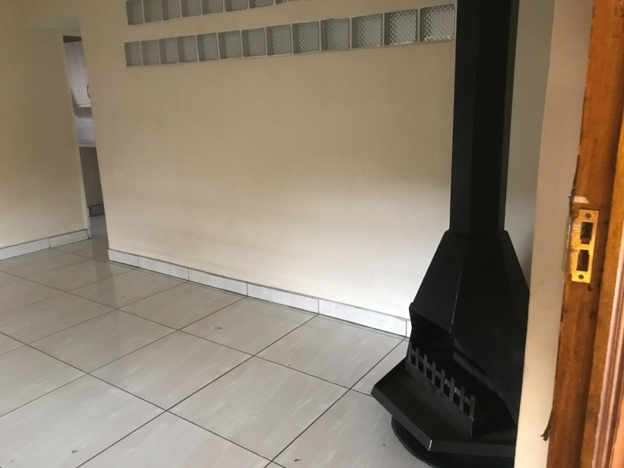 To Let  Bedroom Property for Rent in Sophiatown Gauteng