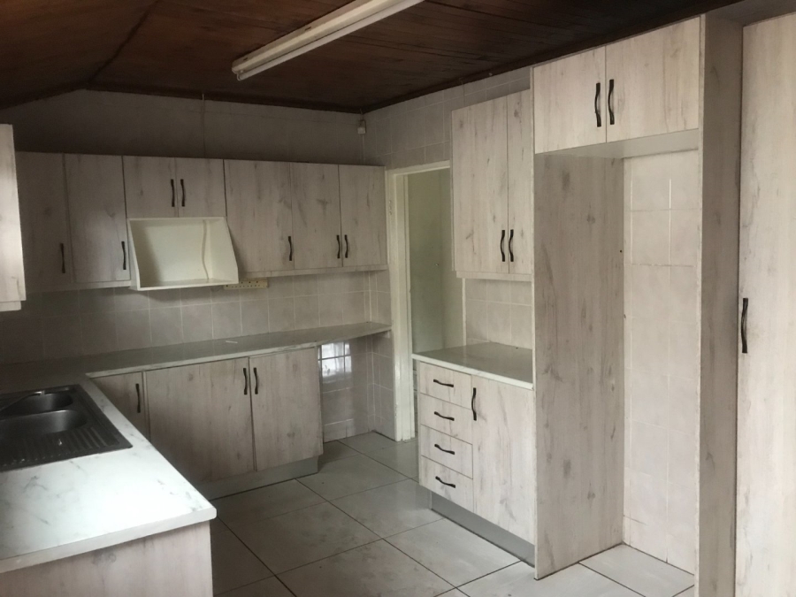 To Let  Bedroom Property for Rent in Sophiatown Gauteng