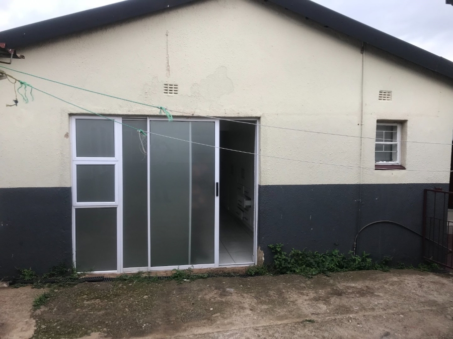 To Let  Bedroom Property for Rent in Sophiatown Gauteng