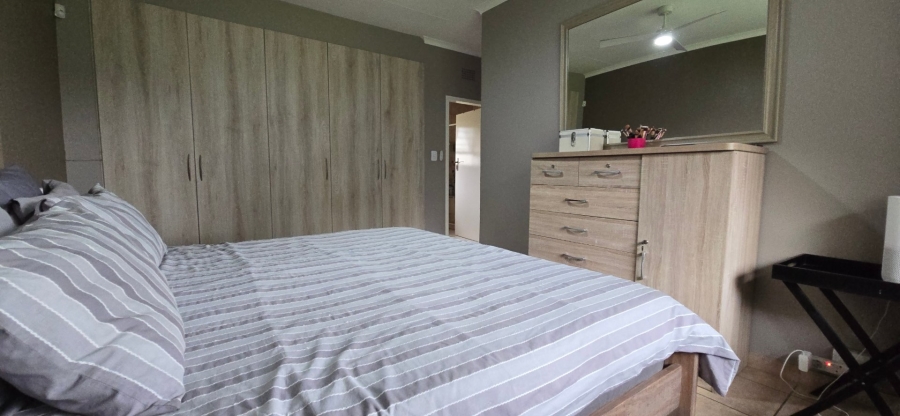 5 Bedroom Property for Sale in Brackendowns Gauteng