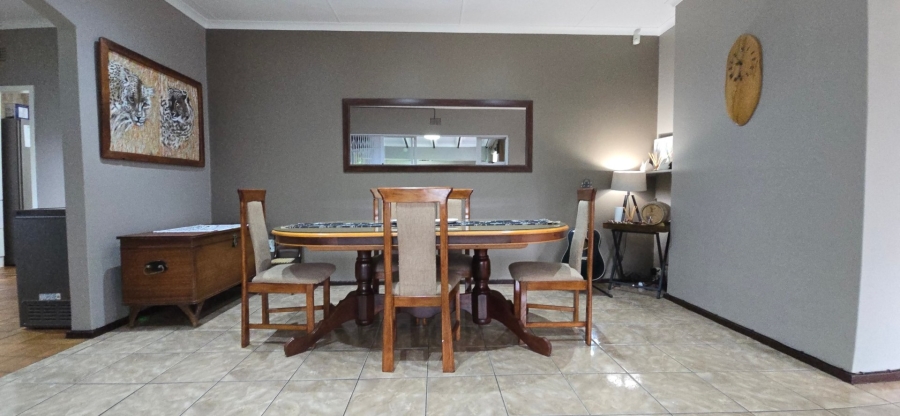 5 Bedroom Property for Sale in Brackendowns Gauteng