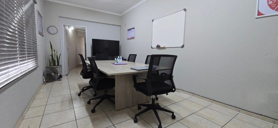 5 Bedroom Property for Sale in Brackendowns Gauteng