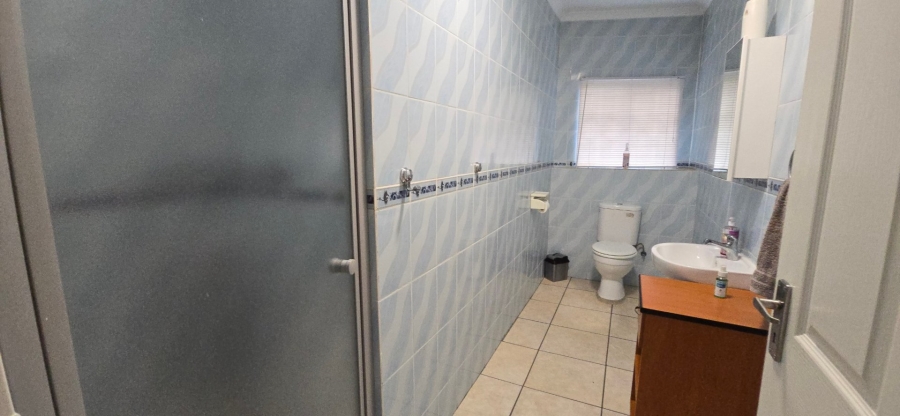 5 Bedroom Property for Sale in Brackendowns Gauteng