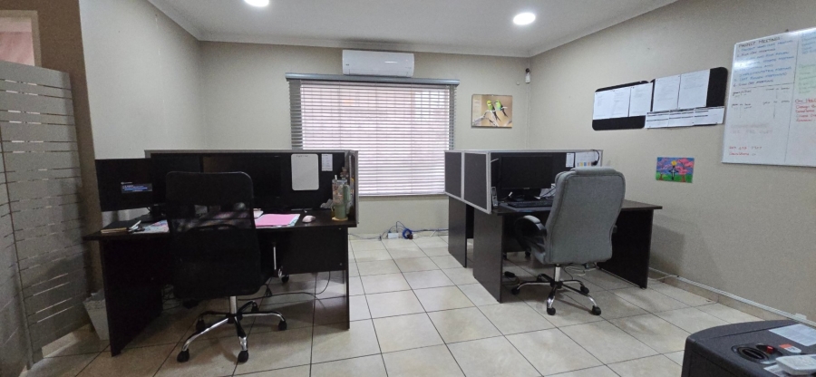 5 Bedroom Property for Sale in Brackendowns Gauteng