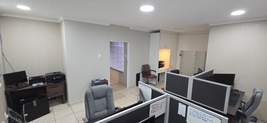 5 Bedroom Property for Sale in Brackendowns Gauteng