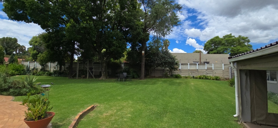 5 Bedroom Property for Sale in Brackendowns Gauteng