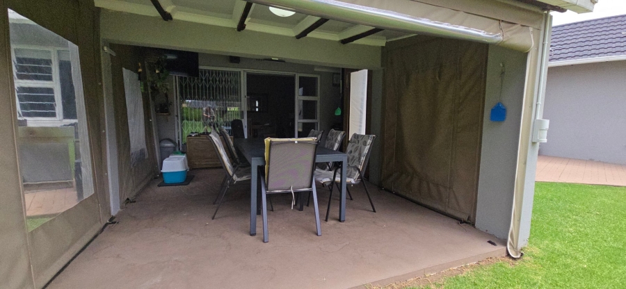 5 Bedroom Property for Sale in Brackendowns Gauteng