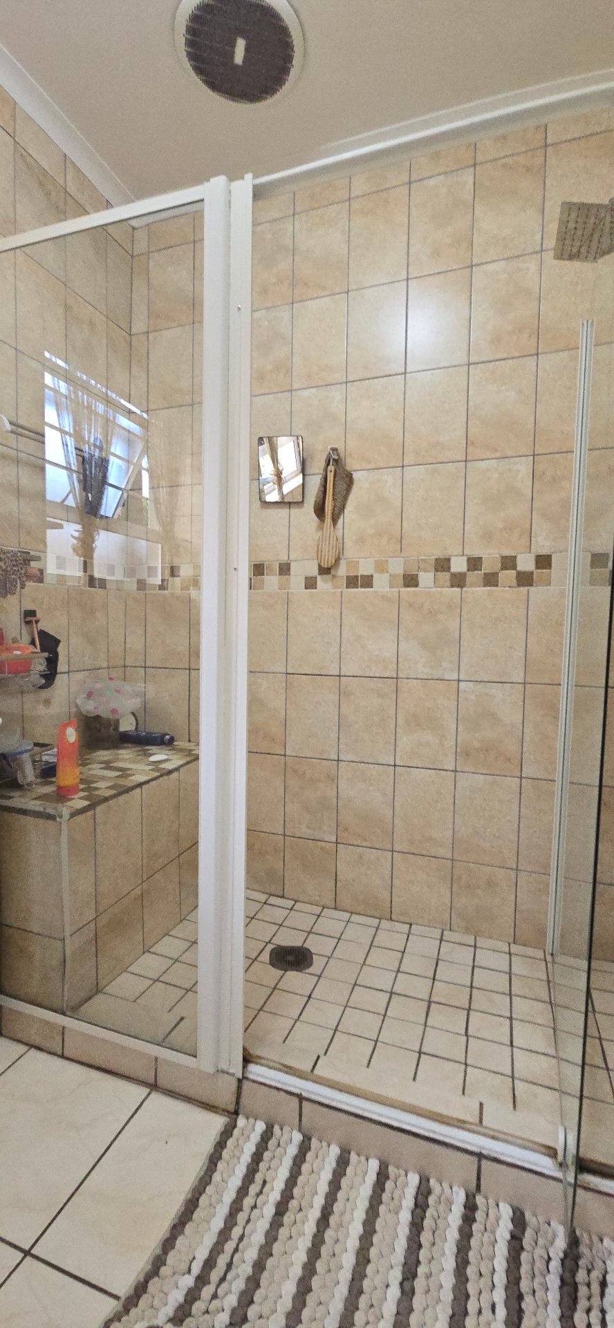 5 Bedroom Property for Sale in Brackendowns Gauteng