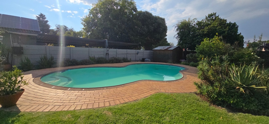 5 Bedroom Property for Sale in Brackendowns Gauteng