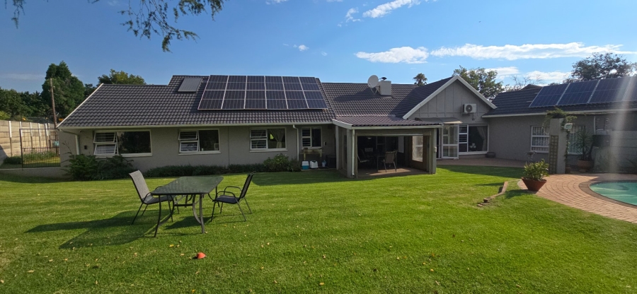 5 Bedroom Property for Sale in Brackendowns Gauteng