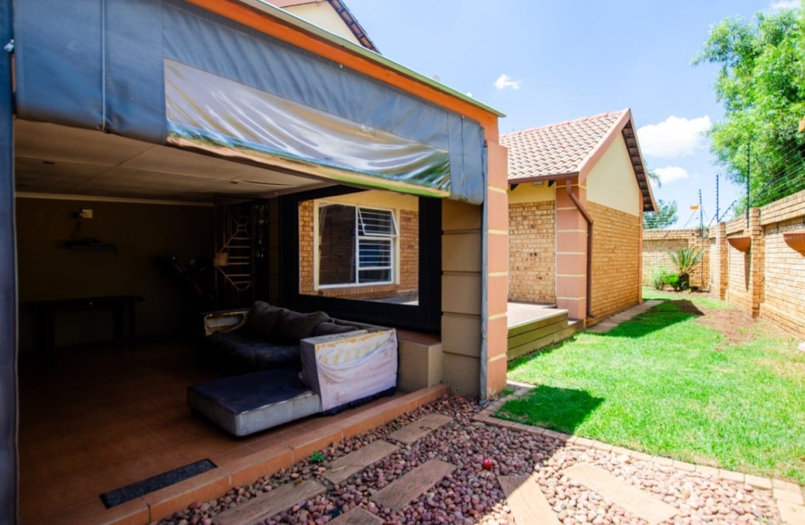 5 Bedroom Property for Sale in Eden Glen Gauteng