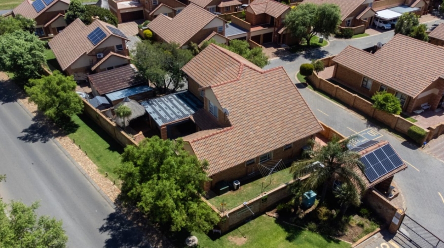 5 Bedroom Property for Sale in Eden Glen Gauteng