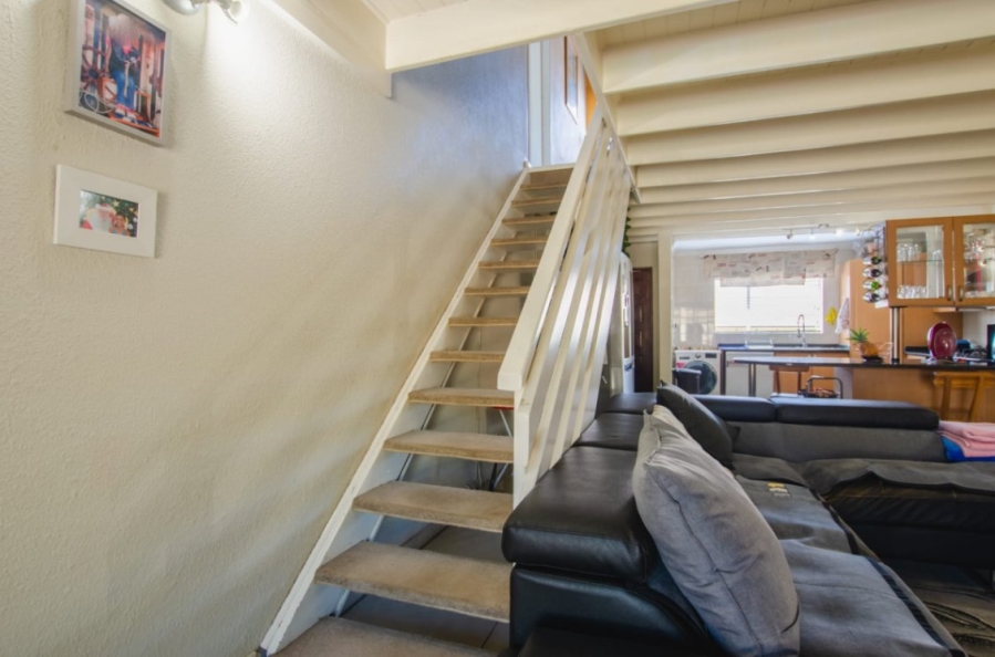 5 Bedroom Property for Sale in Eden Glen Gauteng