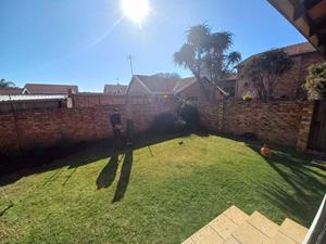 2 Bedroom Property for Sale in Hennopspark Gauteng