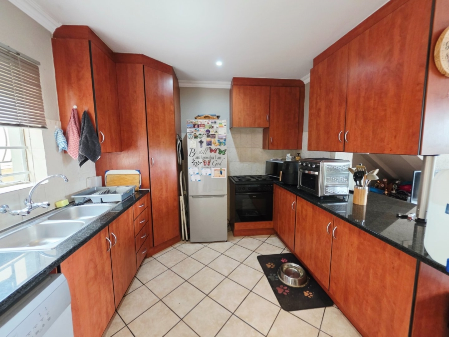 2 Bedroom Property for Sale in La Montagne Gauteng