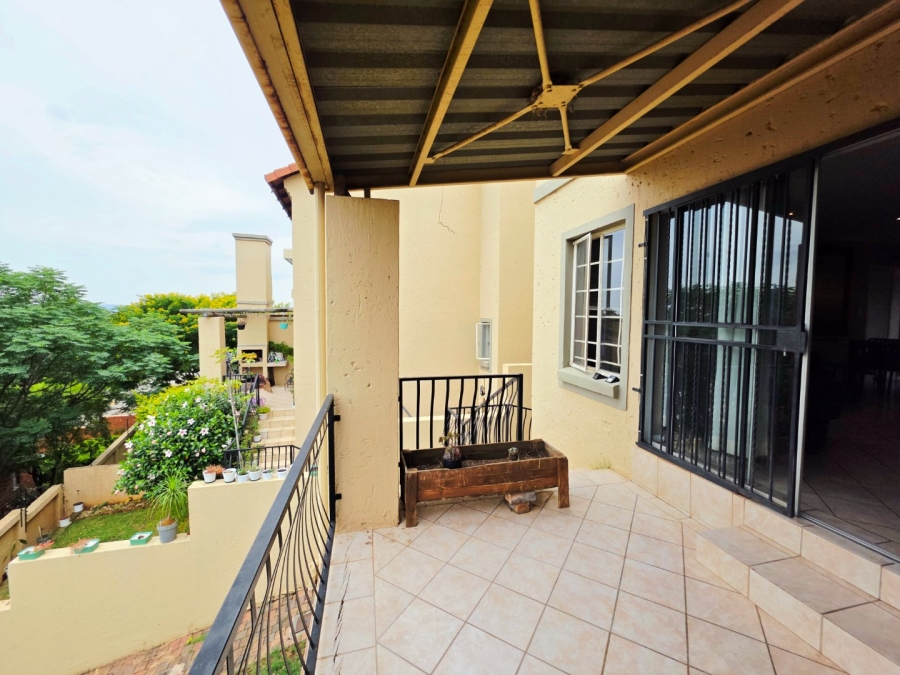 2 Bedroom Property for Sale in La Montagne Gauteng