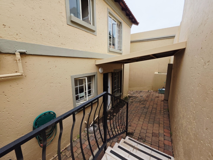 2 Bedroom Property for Sale in La Montagne Gauteng