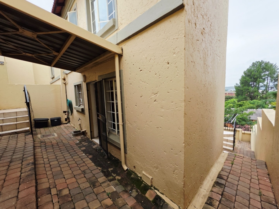 2 Bedroom Property for Sale in La Montagne Gauteng
