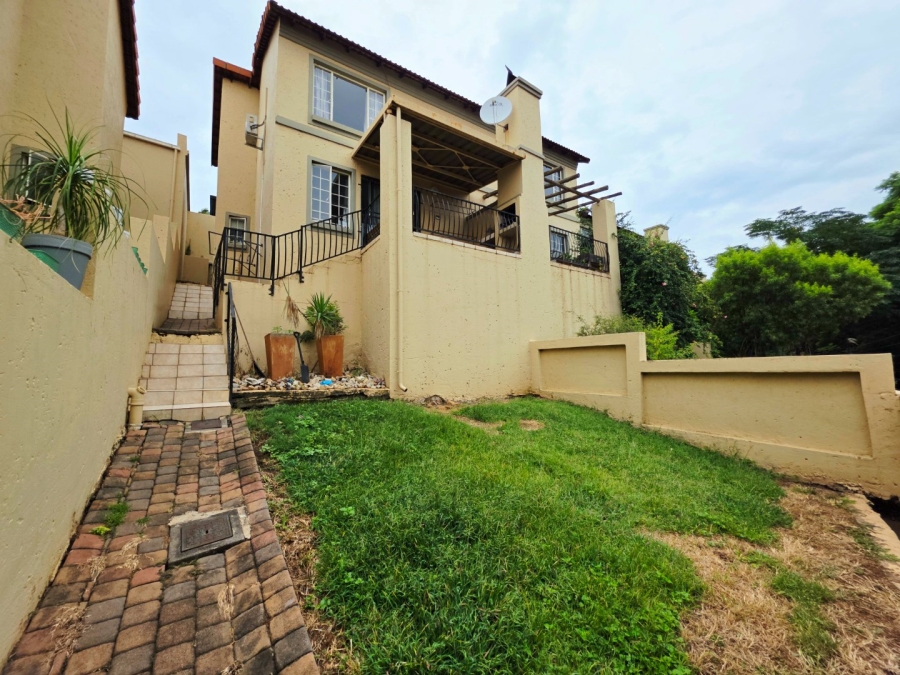 2 Bedroom Property for Sale in La Montagne Gauteng