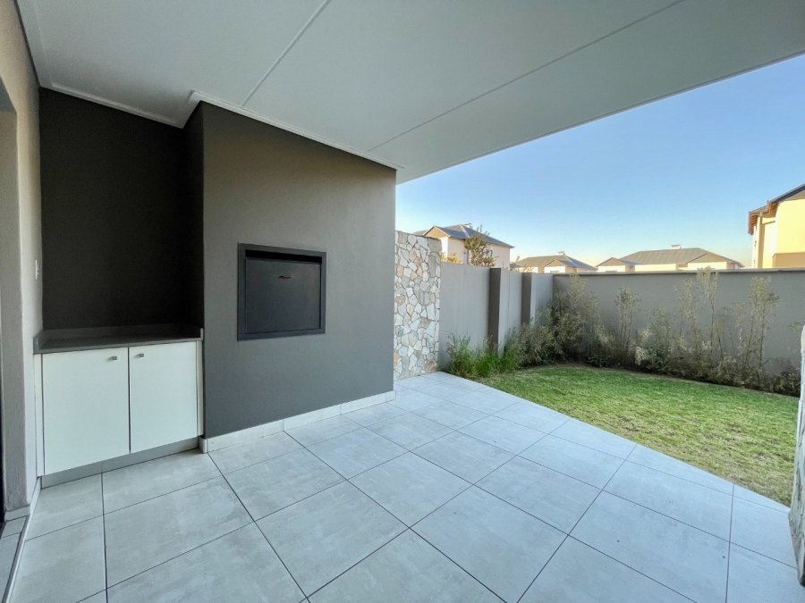 To Let 3 Bedroom Property for Rent in The Polofields Gauteng