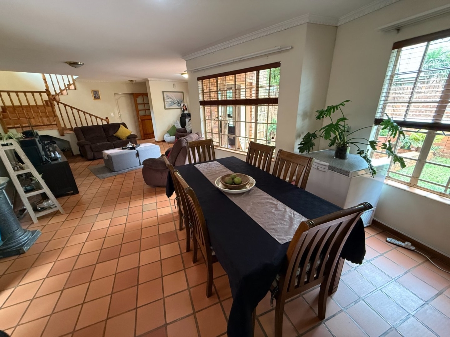 3 Bedroom Property for Sale in Die Hoewes Gauteng