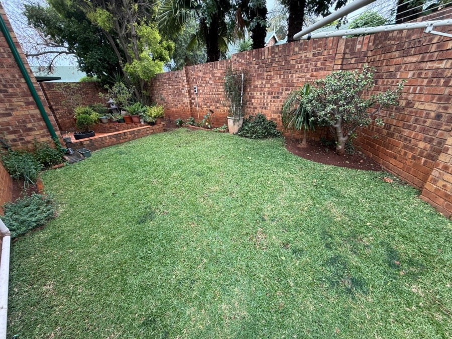 3 Bedroom Property for Sale in Die Hoewes Gauteng